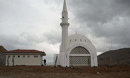 Deprem konutlarındaki camiler Ramazan'a yetişecek mi?