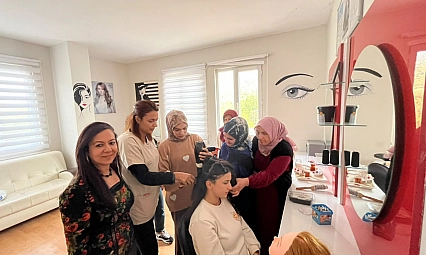 Doğanyol Halk Eğitim Merkezi'nde kuaför kursu açıldı