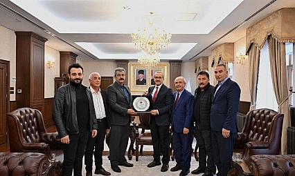 Drejanlılar Derneği'nden Vali Seddar Yavuz'a teşekkür plaketi