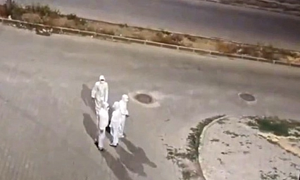 Tulumla gece gezmesine çıktılar