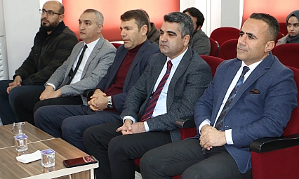 Genç Nida Kur'an-ı Kerim'i Güzel Okuma Yarışması yapılıyor