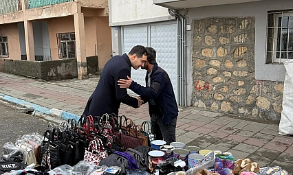 Gercüş Kaymakamı Öztaş, pazar esnafı bile bir araya geldi