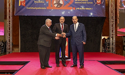 Gülpınar'a 'Yılın en başarılı belediye başkanı' ödülü