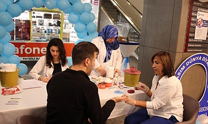 Hastanede diyabet stantları açıldı