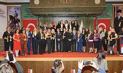 Halkının Yanında Olup Halkının Sesi Oldu Yılın En Başarılı Muhtar Ödülüne Layık Görüldü