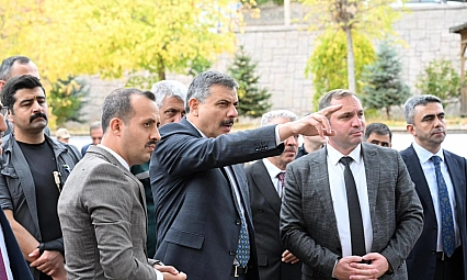 İspir'deki heyelan bölgesine kaya tahkimatı yapılıyor