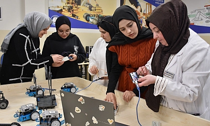 Kadınlar çocuklarıyla hayallerini tasarlıyor