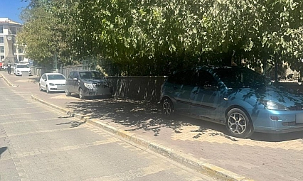 Kaldırımlar otoparka döndü