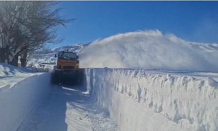 Kar hayatı felç etti: 113 köy yolu ulaşıma kapalı