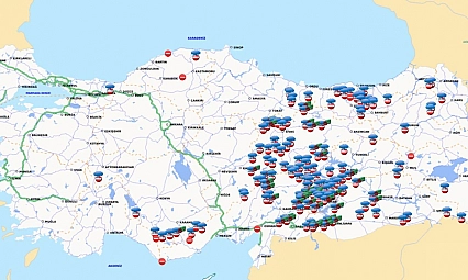 Kar yağışı ülkenin doğusunda ulaşımı felç etti