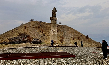 Karakuş Tümülüsü'nde aydınlatma çalışmaları incelendi