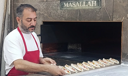 Kavurucu sıcakta ekmek mesaisi