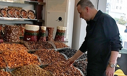 Kayısı Polemiği Şehirlere Zarar Veriyor, Öncelik Yatırımlar Olmalı