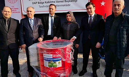 Çiftçilere makine dağıtıldı