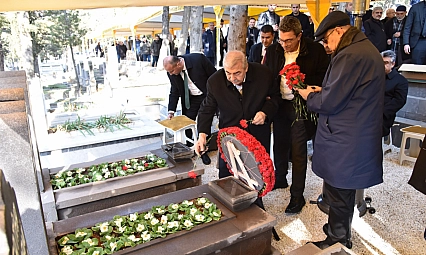 Konukoğlu, mezarı başında anıldı