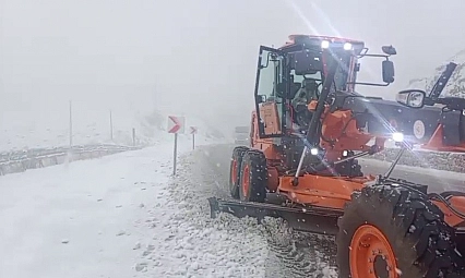 Kop Dağı'nda yoğun kar yağışı gece boyunca devam etti