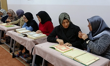 Kur'an-ı Kerim'i bir ayda öğrendi