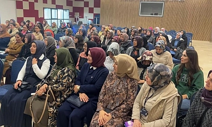 Kursiyerlere kanserde erken teşhisin önemi anlatıldı