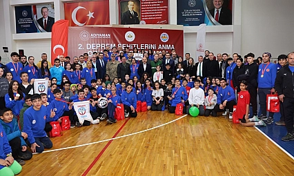 Madalyalar deprem şehitlerinin anısına verildi