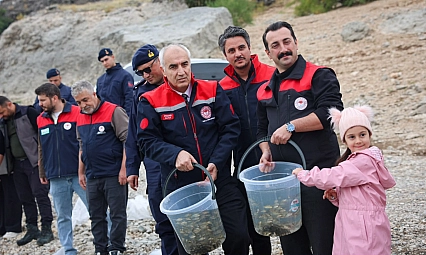 Malatya'da 1,3 milyon sazan suya bırakıldı