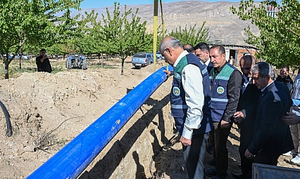 Büyükşehir Belediyesi boru dağıtıyor
