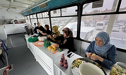 Malatya'da eski otobüs kadınların üretim merkezi oldu
