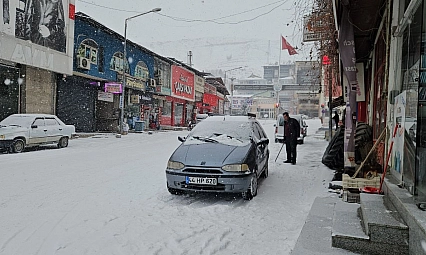 Malatya'da kar yağışı etkili oluyor