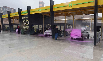 Malatya'da oto yıkamaya renk geldi