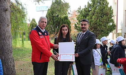 Minik çiftçiler iş başında