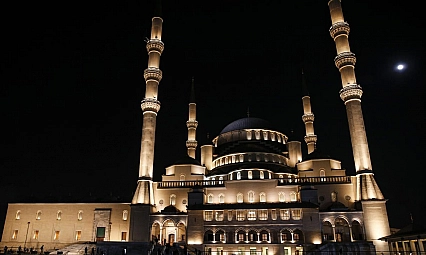 Miraç Gecesinin Maneviyatı TRT Ekranlarında: Özel Yayınlar Yarın Başlıyor