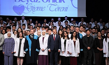 MTÜ Tıp Fakültesi Öğrencileri Beyaz Önlüklerini Giydi