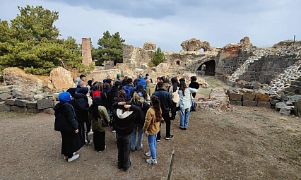 Öğrenciler Aziziye Tabyaları'nda tarih yaşadı
