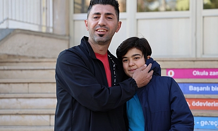 Öğrencisinin hayatını kurtardı