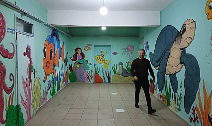 Öğretmenler okulu sanat galerisine dönüştürdü