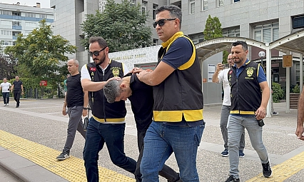 Öldürdüğü arkadaşını dondurma dolabına koyup araziye atmış