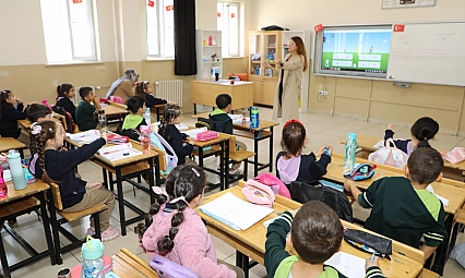 Pütürge'de minikler masal dünyasıyla buluştu