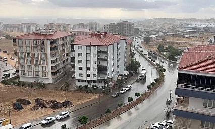 Sağanak yağış etkili oldu