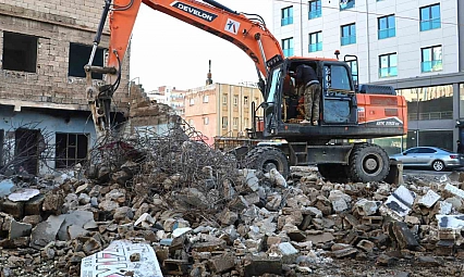 59 bağımsız yapının tamamı yıkıldı