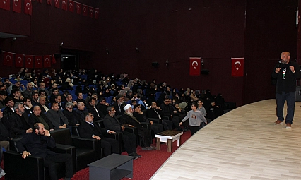'Şehitler Gecesi' programı düzenlendi