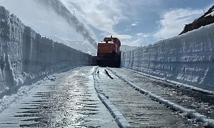 5 bin nüfuslu beldeyi ilçeye bağlayan yol 70 gün sonra açılıyor