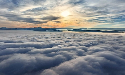 Sis tüm şehri sardı: Eşsiz manzaralar oluştu
