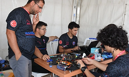 TEKNOFEST coşkusu Malatya'da: İHA yarışlarında gençlerin yerli projeleri sahne aldı