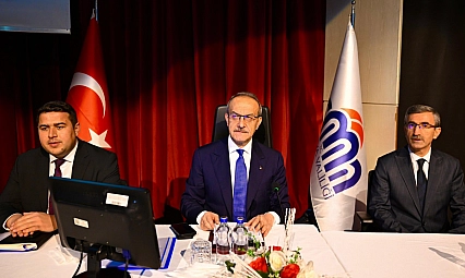 Vali Yavuz'dan eleştiri: 'Kabak lastikle yola çıkıp hava şartlarından şikâyet etmeyelim'