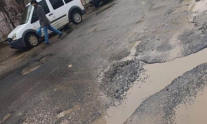 Vatandaşlardan bozuk yol tepkisi