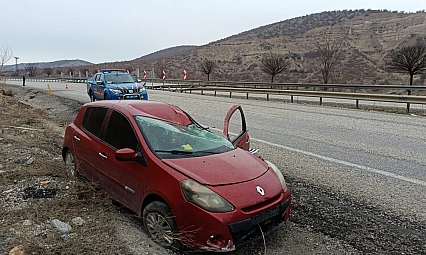 Yağmur Kazaya Neden Oldu: Otomobil Şarampole Devrildi, 1 Yaralı