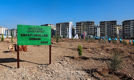 YEŞİLANTEP projesiyle şehrin yeşil alanlarını artırıyor