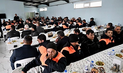 Yeşilyurt tam kadro sahada: 62 araç, 130 personel, 2 bin ton tuz...