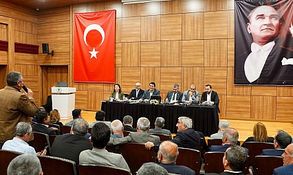 Yılmaz, kırsal mahalle muhtarlarıyla bir araya geldi