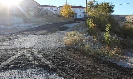 Yol ve çevre düzenleme çalışmaları devam ediyor