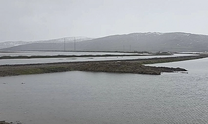 Yüzlerce dönüm tarım arazisi su altında kaldı